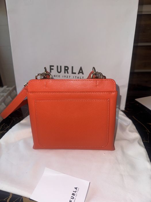 Оригинална оранжева чанта FURLA