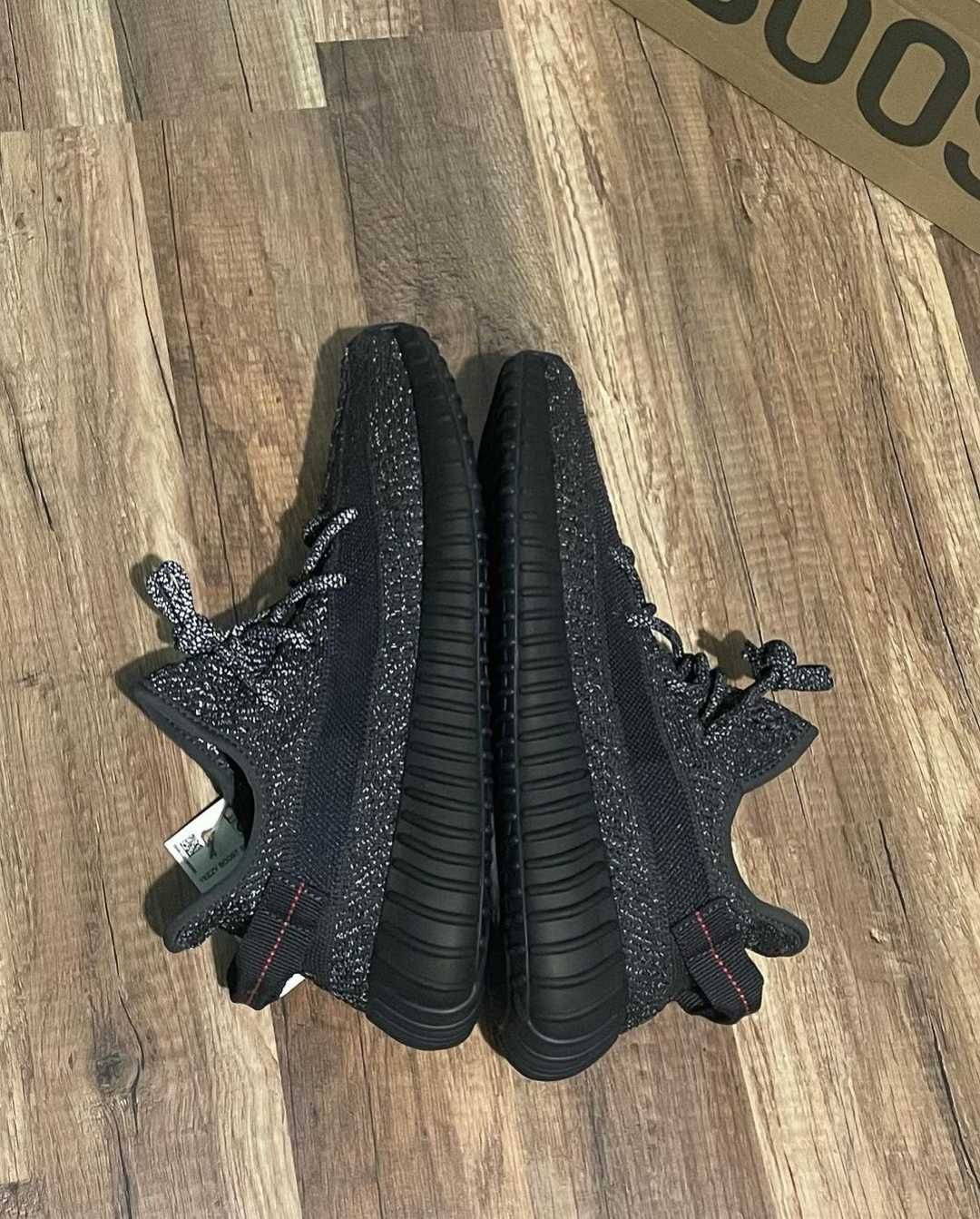 Обувки от Адидас - Yeezy 350 V2 Ultra Boost Static black (reflective)