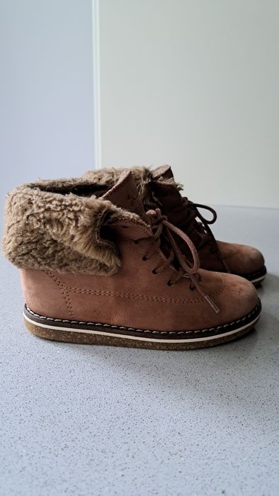 Botine cu blana Zara  marimea 23