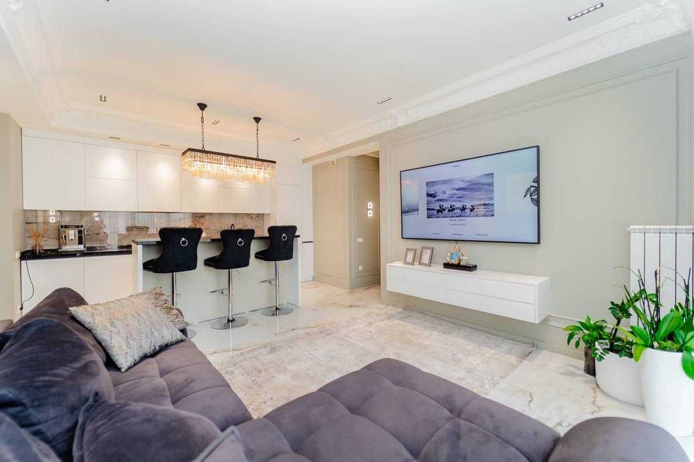 Тристаен имот в Кръстова вада