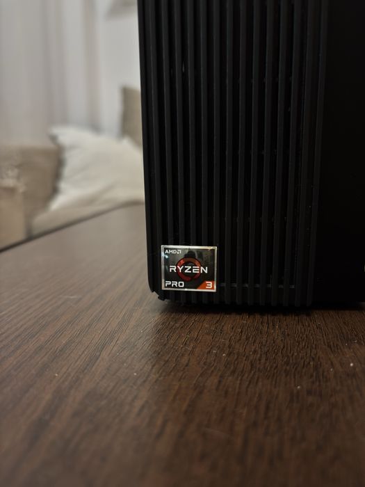 Deskstop Lenovo Thinkcentre M75s Gen 2/ Procesor AMD Ryzen 3 PRO 4350G