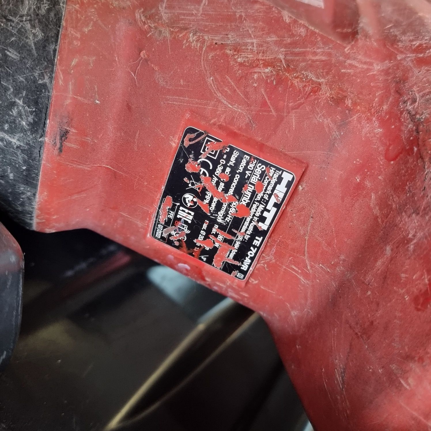 Amanet F28: Ciocan rotopercutor Hilti TE 70 AVR