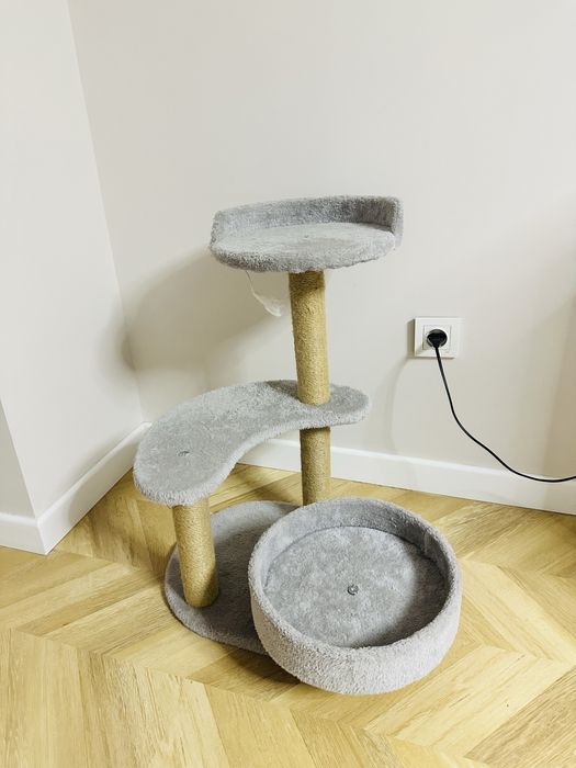 Домик для кошки в хорошем состоянии