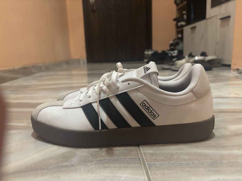 Спортно обувки adidas