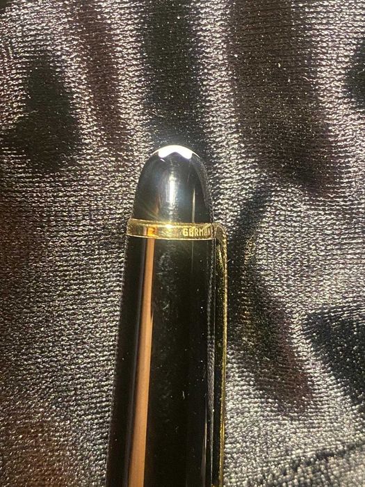 Stilou Montblanc Meisterstuck Solitaire 144 negru 14K