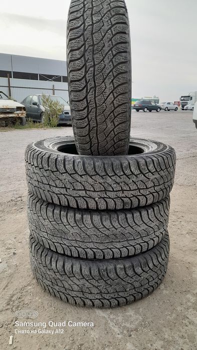 Продам зимние шины в хорошем состоянии, размер 215/65 R16,фирмы Виатти