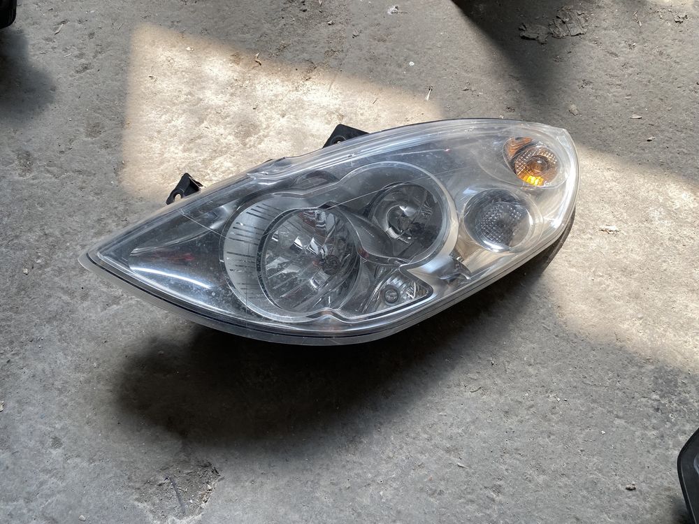 Far Renault Master 3 Opel movano 2010 - 2014 far stanga