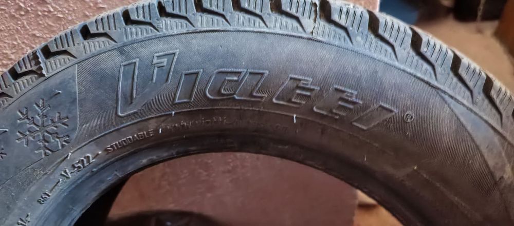 Продам зимние шины на ваз