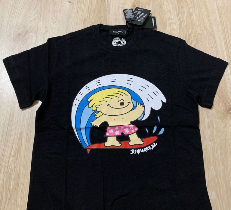 Нови с етикети мъжки тениски в черно и в бяло Dsquared D2