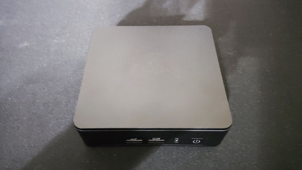Мини ПК Intel nuc i3-1220p/16gb/256gb ssd