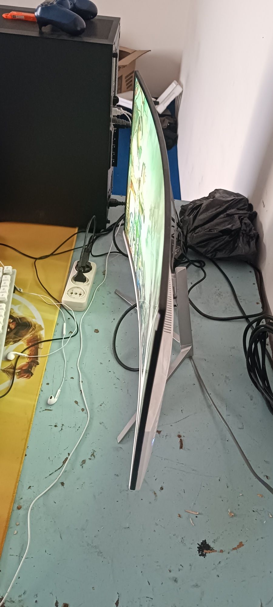 Kamonsimon Monitor sotiladi 27 dyum
