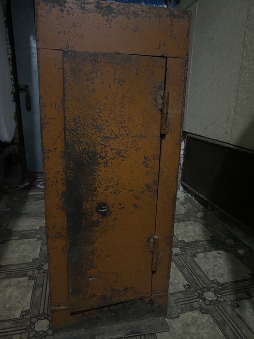 Сейф б/у напольный