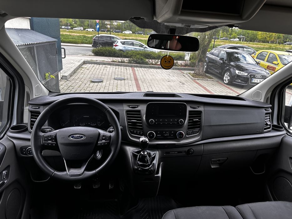 Ford Transit Custom modelul lung