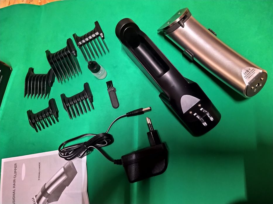 Aparat de tuns parul si barba reincarcabil RF609 Professional