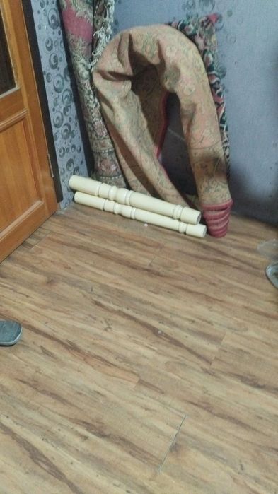 Продается стол для гостиной