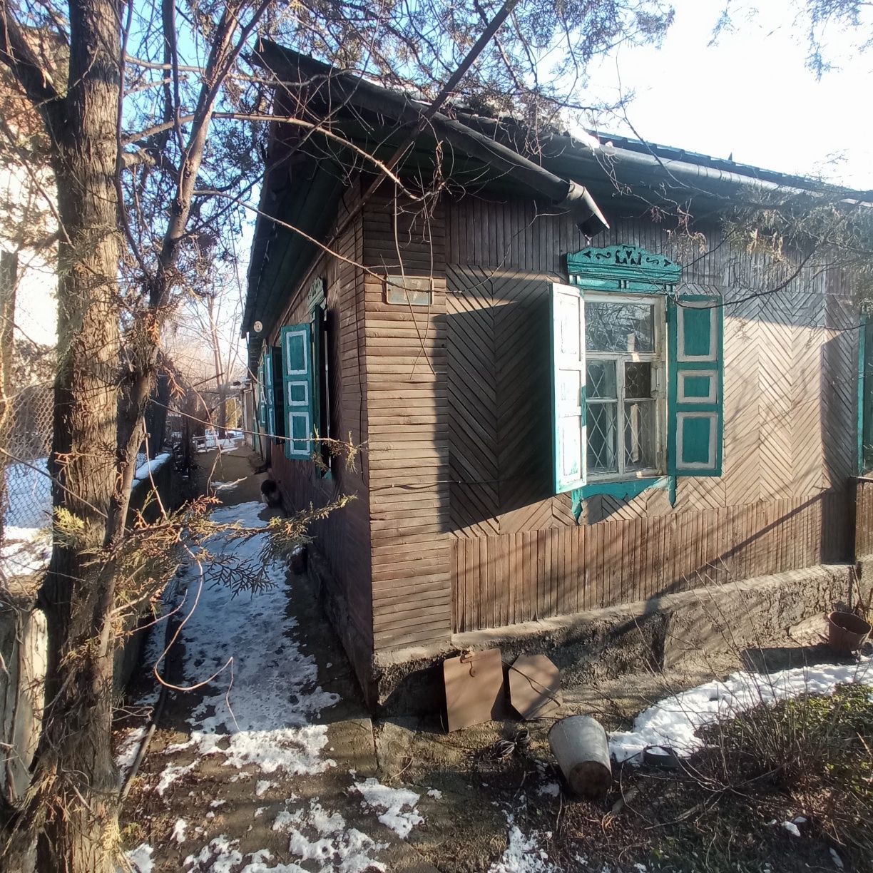 Продам пол дома в турксибском районе