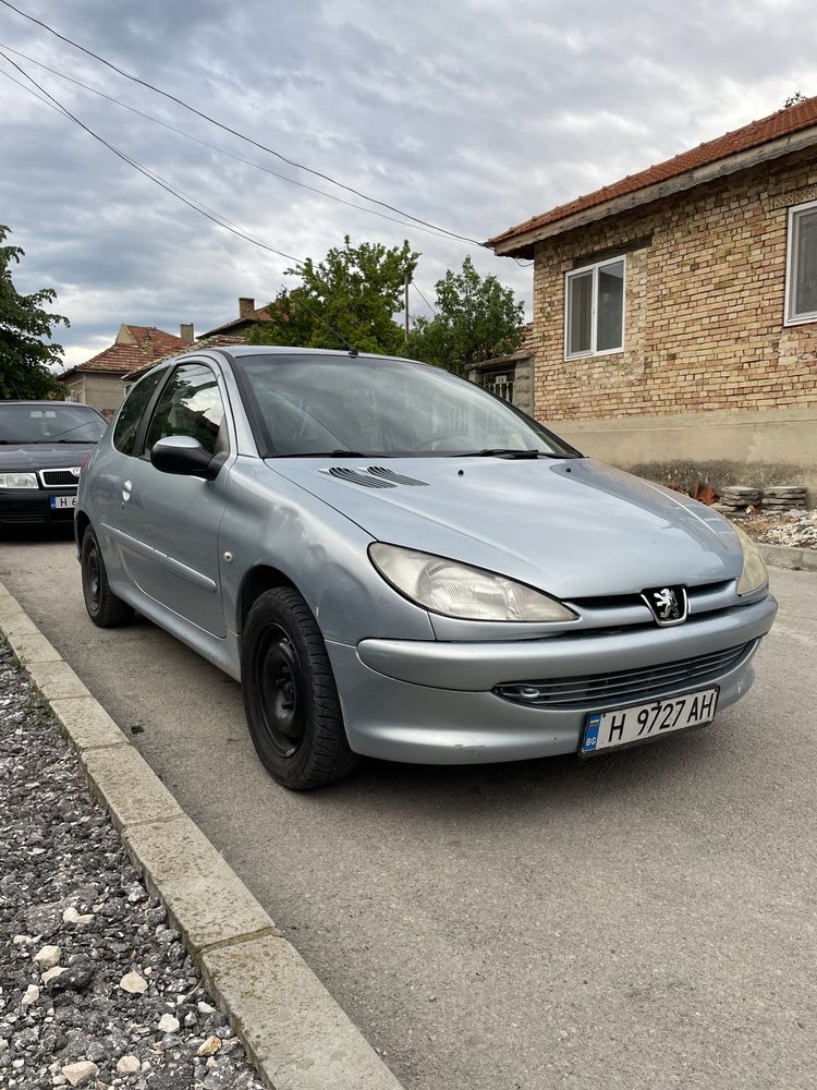 Peugeot 206 1.4 бензин