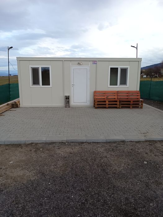 Отдава се под наем 700кв.м. парцел и офис контейнер 15 кв.м. 750 €