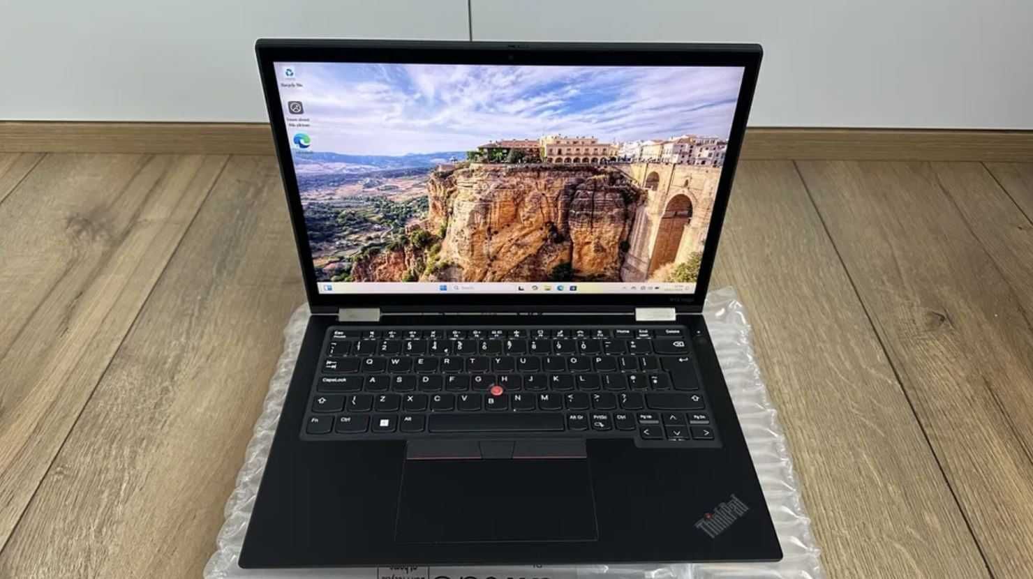 2 in 1 Lenovo ThinkPad X13 Yoga Gen 3 , i5-1235U,8 GB DDR4,512 GB SSD