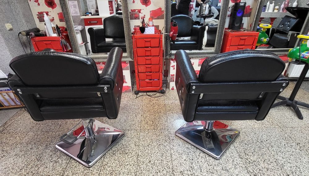 Vand scaune de frizerie si coafor