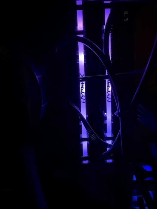 Геймърски компютър, RTX 2080, i7-9700k, 16GB RAM