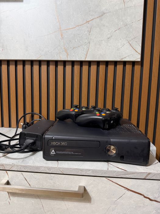 Продам XBOX 360 б/у