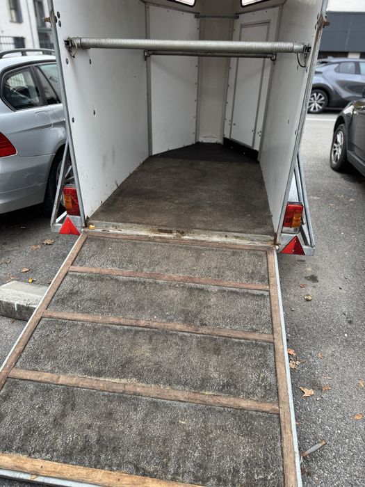 Remorca cai remorca animale