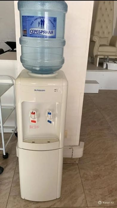 Кулер плюс два бутыля