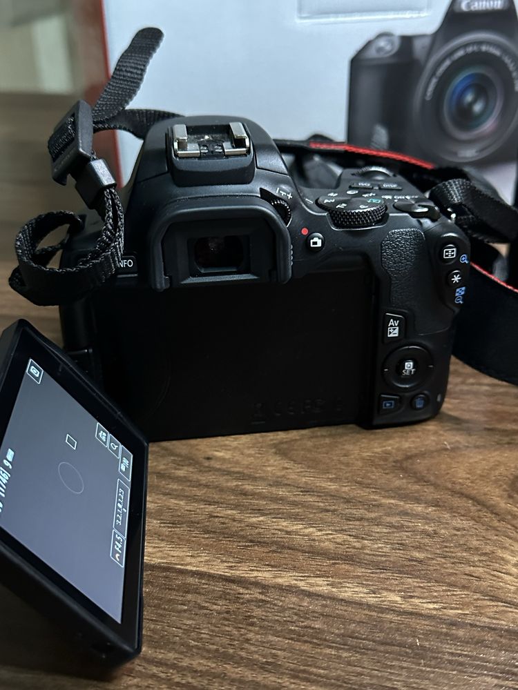 CANON 250D-почти новая, только ГОРОД ТАШКЕНТ