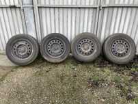 4 броя зимни гуми Kumho I’Zen KW23 със стоманени джанти 15 цола!