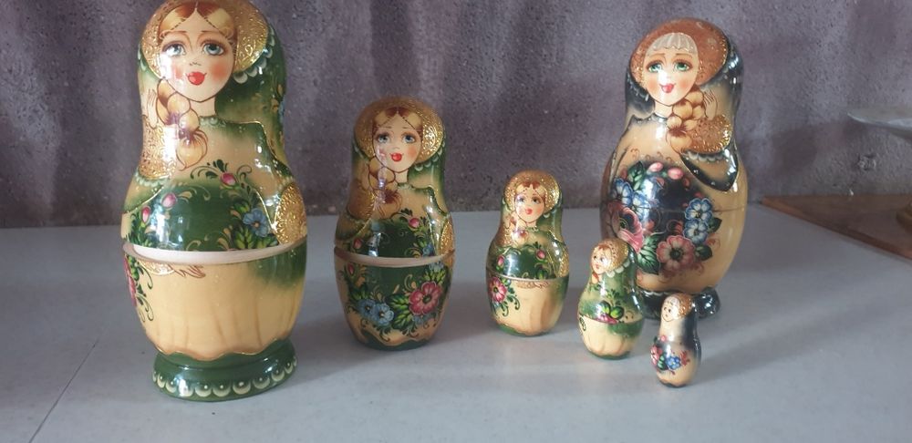 Сувенир подарочный .Матрёшка.две расцветки. ручная работа. Новые..