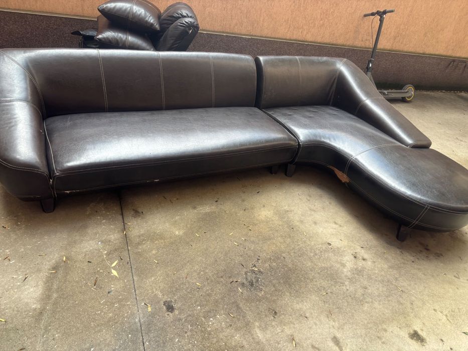 Кожен диван 3 м х 2 м