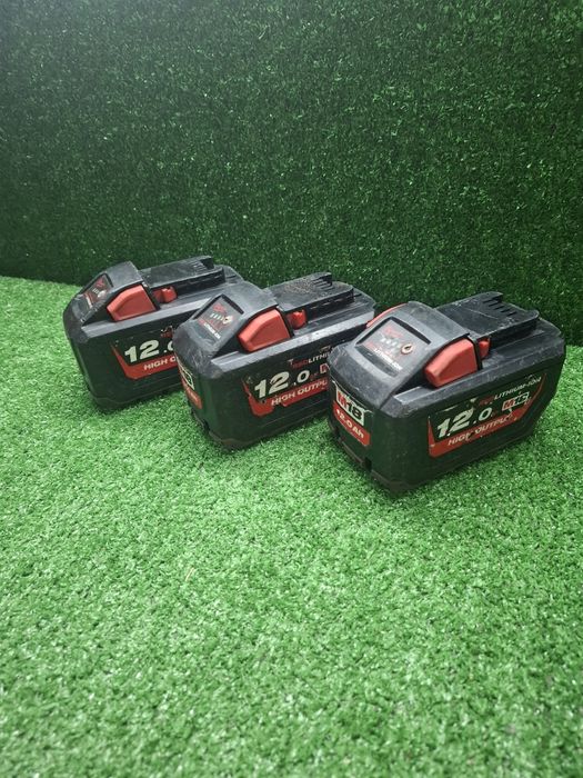Батерии на Milwaukee 12 ампера 18 волта