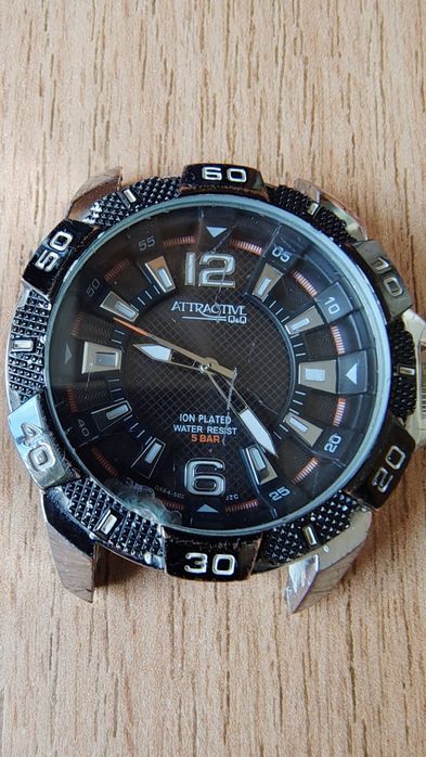 Vând ceas quartz O&Q