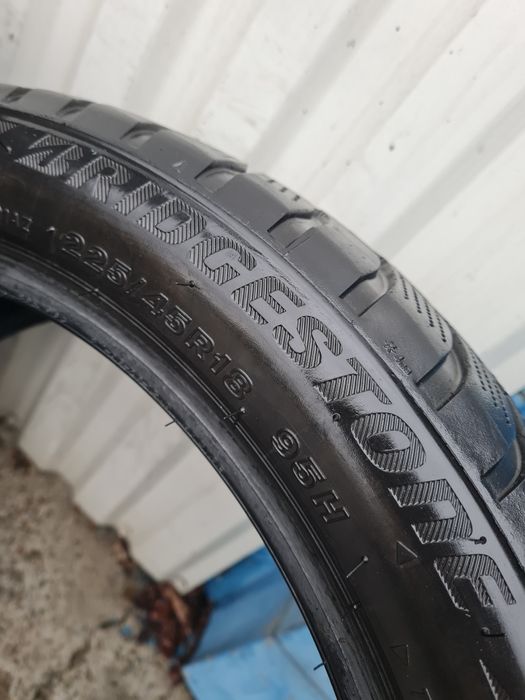 4 Anvelope de iarna *225/45R18*Brigestone*LICHIDARE STOC*100 Lei Buc *