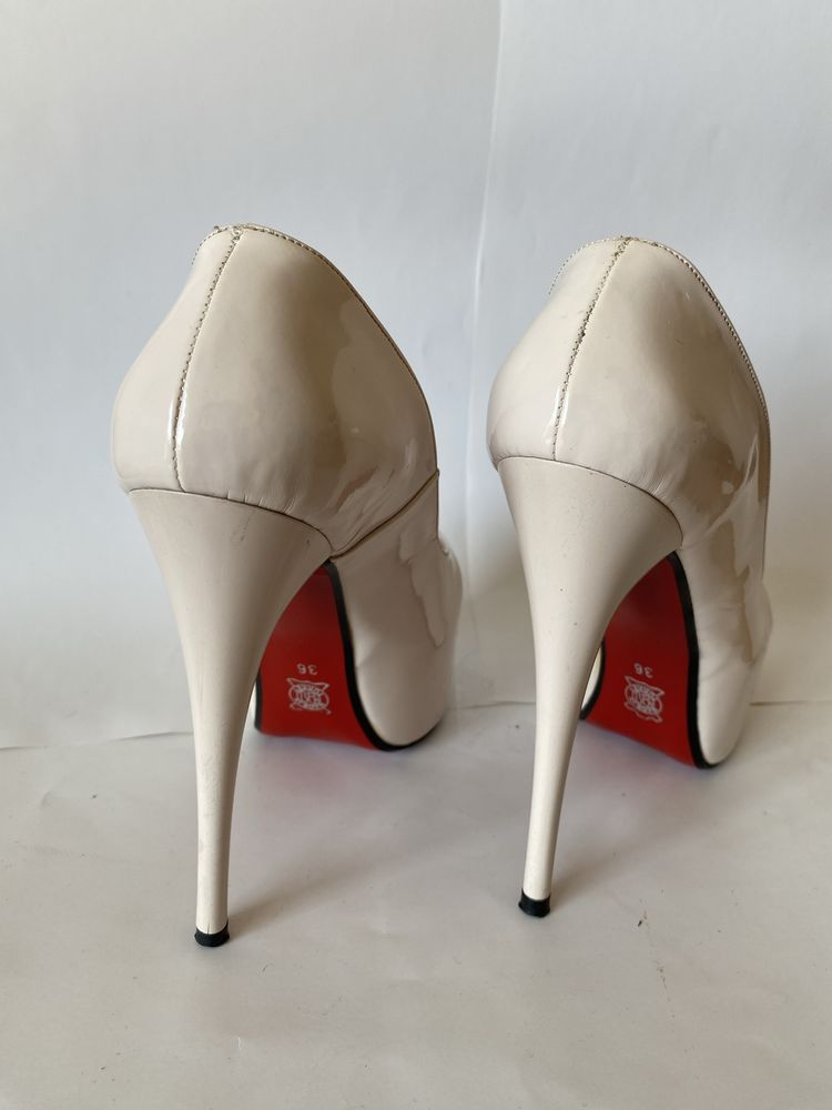 Елегантни обувки червени,камъни,louboutin, черни, сини велур