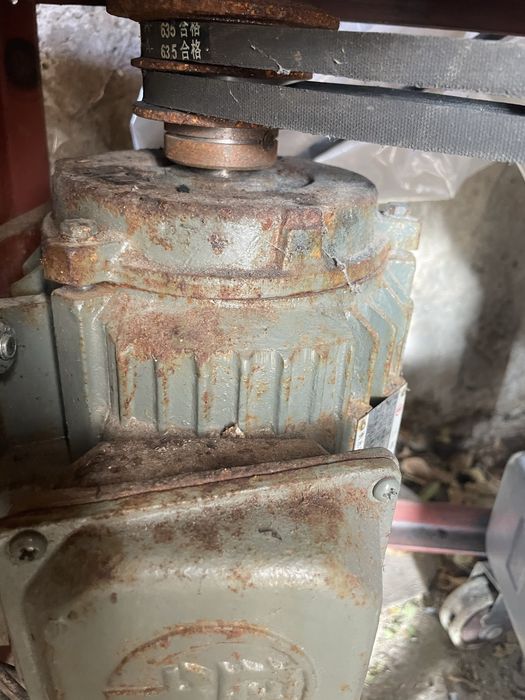 Продается еэлетродвигатель трехфазный