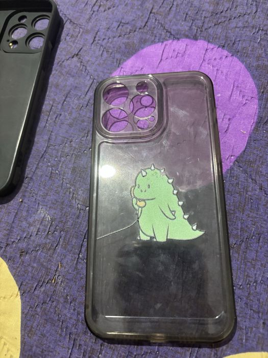 Vand 2 huse de 14 pro max si una de 15