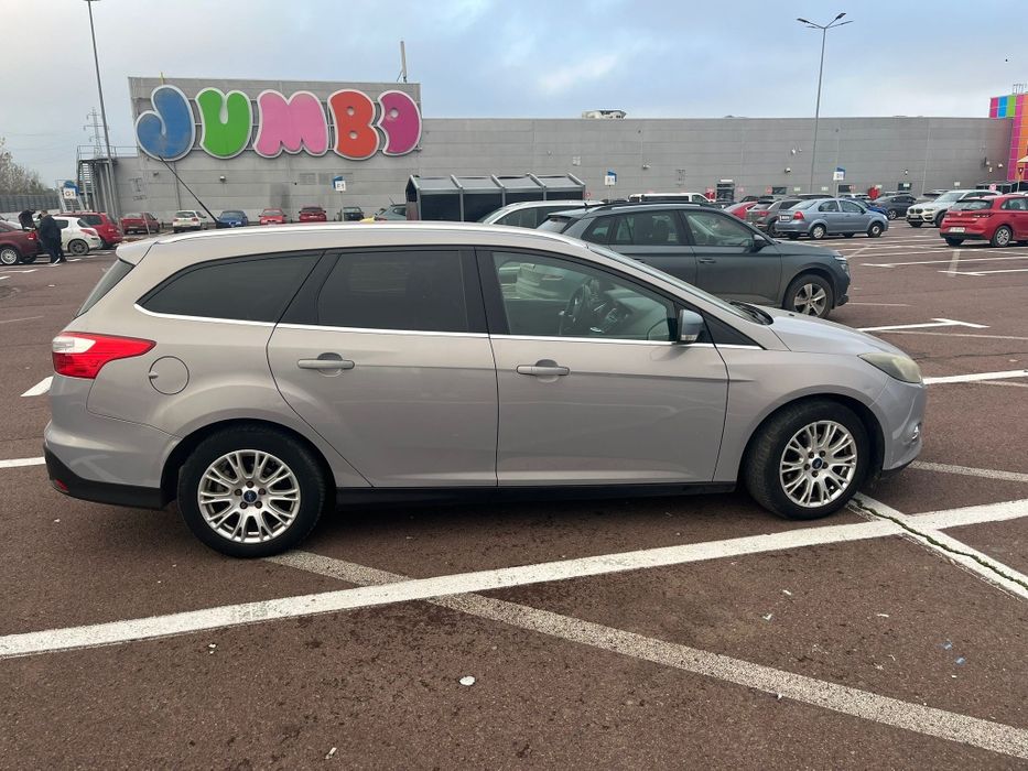 Vând Ford focus 3