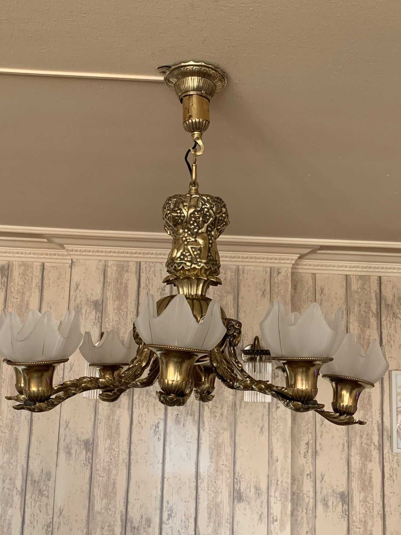 Lampă frumoasă din cupru, bronz, cu simboluri Bacchus. model deosebit,
