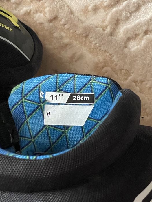 Кънки, нагръдник, каска и ракъвици за хокей на лед CCM и Bauer