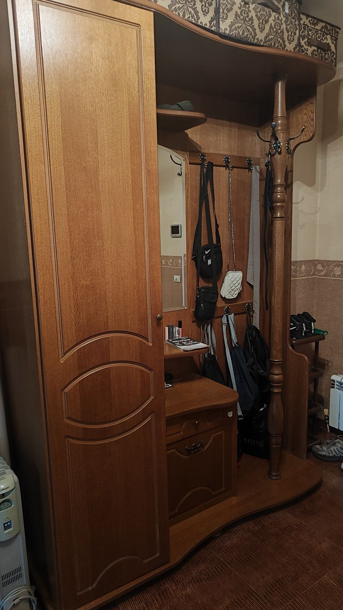 Продам шкаф в прихожую