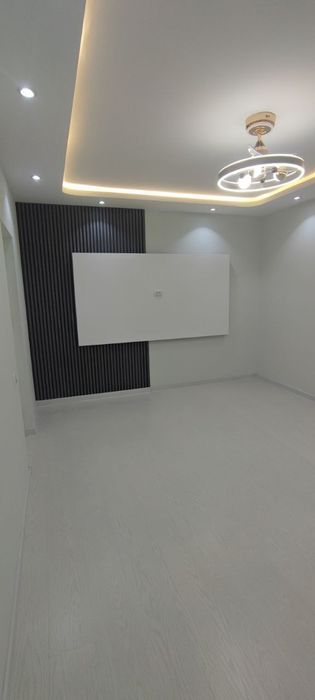 Метро Чиланзар 2/1/4. Срочно продается квартира