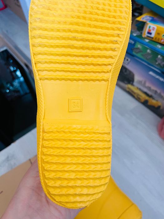 Cizme noi ,Bisgaard 34