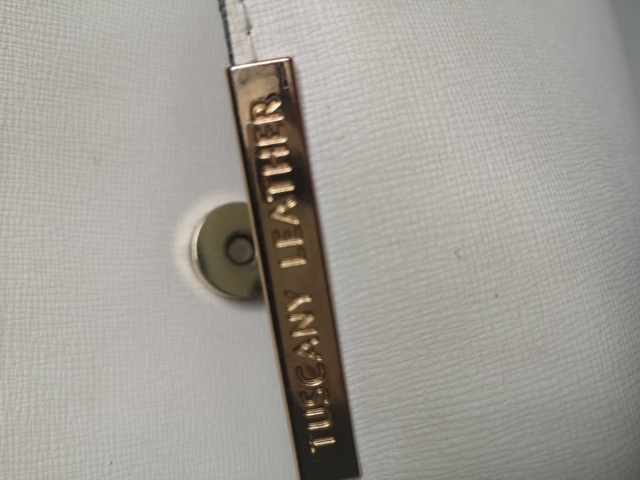 Бяла кожена раничка Tuscany leather дамска чанта употребявана