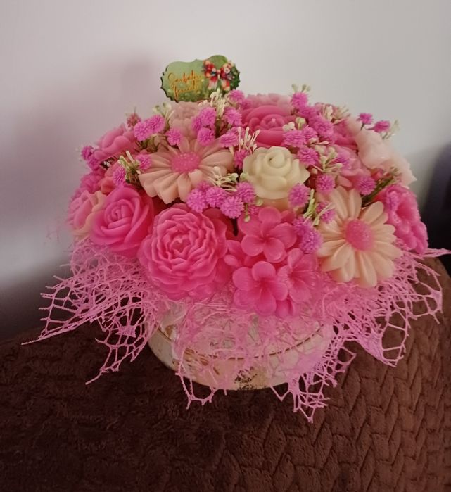 Ornament din florii de ceara