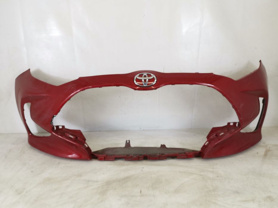 Предна броня Тойота Ярис / Toyota Yaris XP210 Оригинална, в добро съст