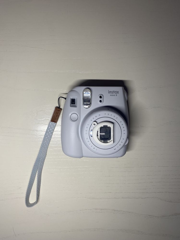 instax mini 9 белого цвета