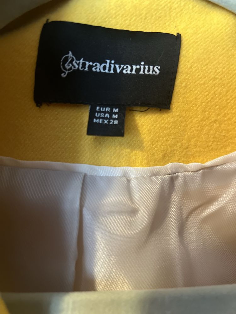 Палто в ярко жълто Stradivarius размер М