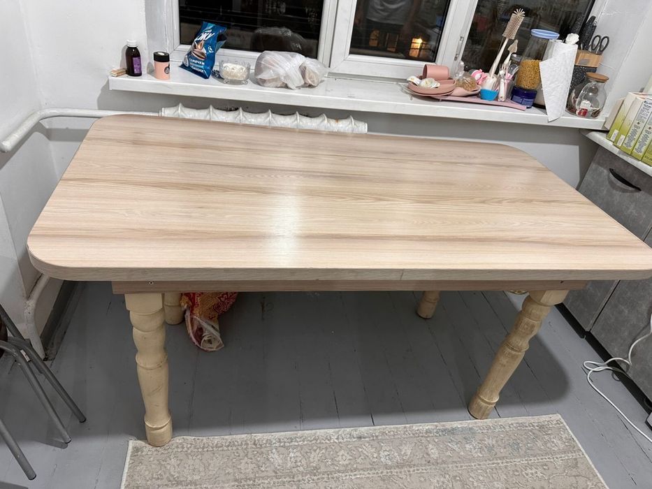 Продам стол кухонный